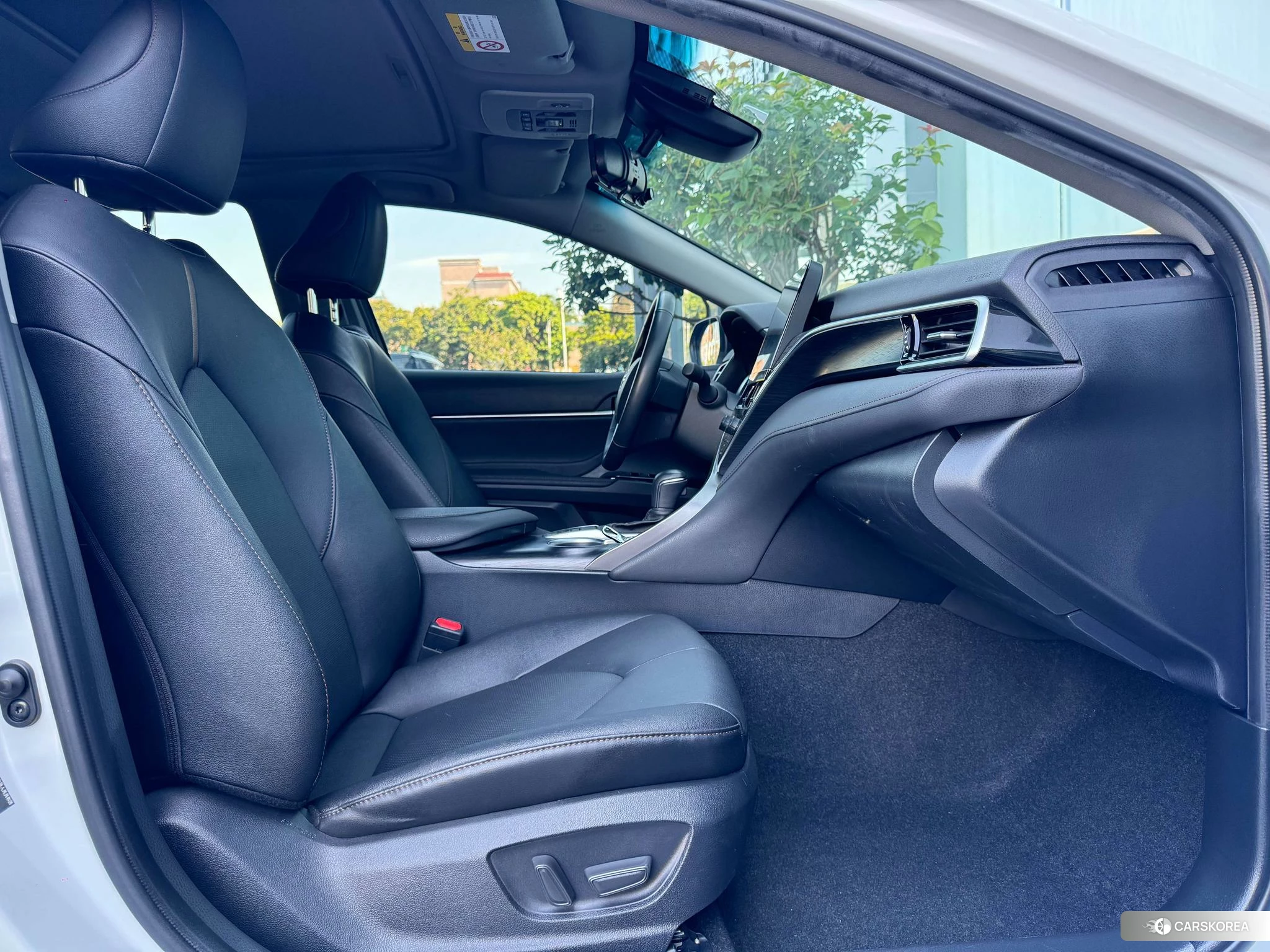 Toyota Camry 2021 Белый из Китая, фото 2