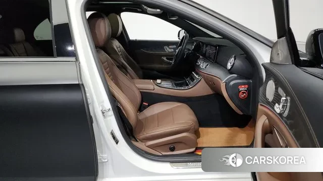 Mercedes-Benz E-Class W213 2022 Черный из Кореи, фото 2