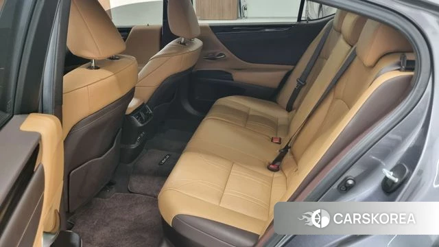 Lexus ES300h 7th generation 2021 Серый из Кореи, фото 2