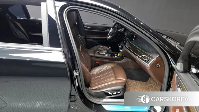 BMW 7 Series (G11) 2020 Черный из Кореи, фото 2