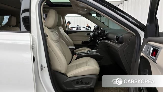 Ford Explorer 6th Generation 2022 Белый из Кореи, фото 2