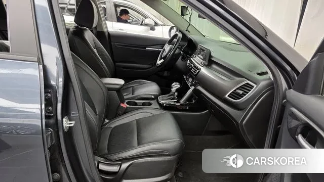 Kia Seltos 2020 Серый из Кореи, фото 2