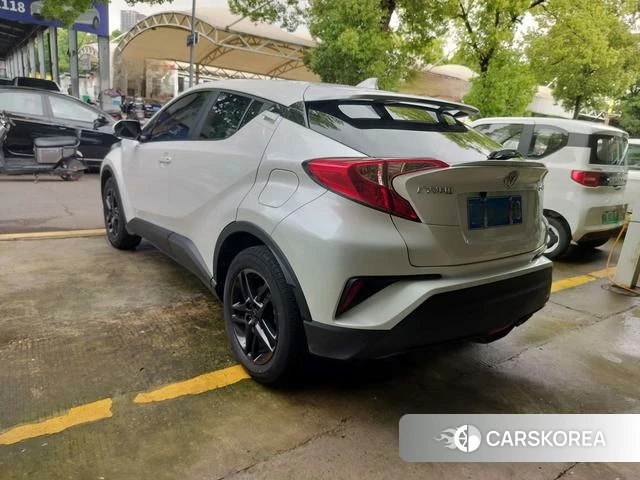 Toyota C-HR 2022 Белый из Китая, фото 2
