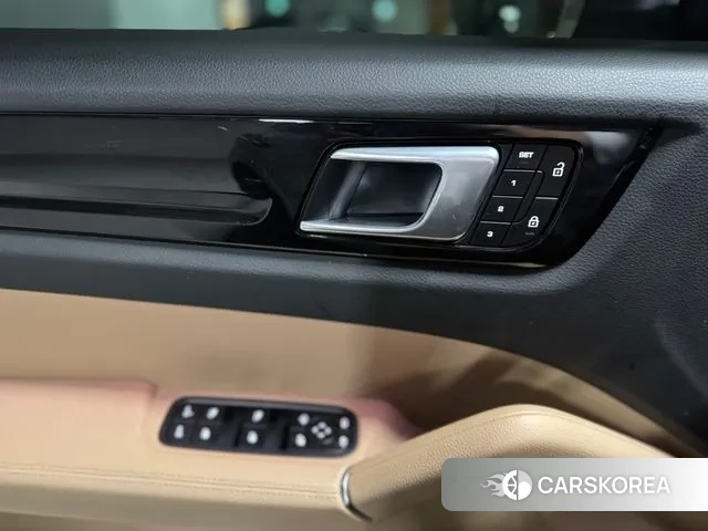 Porsche Cayenne (PO536) 2022 Жемчужный цвет из Кореи, фото 2