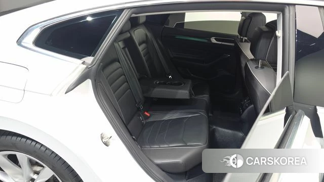Volkswagen Arteon 2023 Белый из Кореи, фото 2
