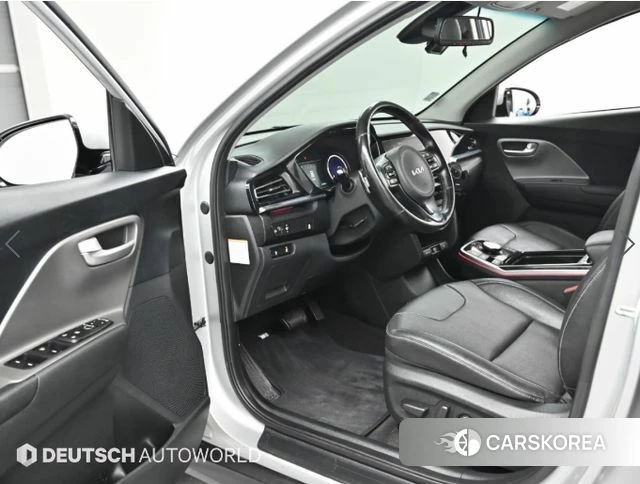 Kia Niro Plus 2022 Серебристо-серый из Кореи, фото 2