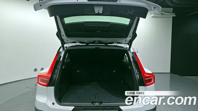 Volvo XC40 2019 Белый из Кореи, фото 2