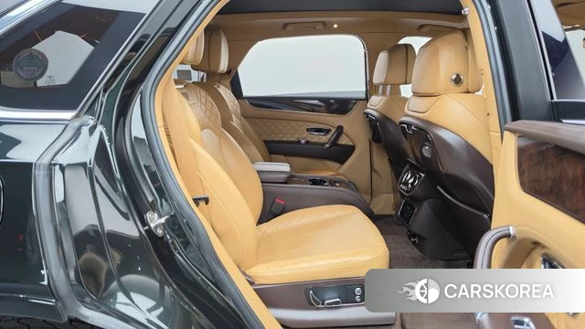 Bentley Bentayga 2018 Темно-зеленый из Кореи, фото 2
