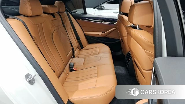 BMW 5 Series (G30) 2020 Белый из Кореи, фото 2