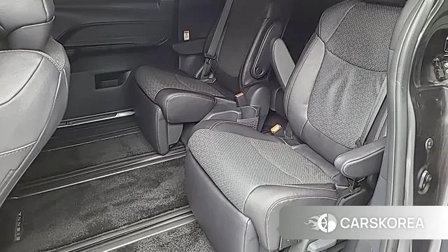 Toyota Sienna 4th Generation 2025 Серый из Кореи, фото 2