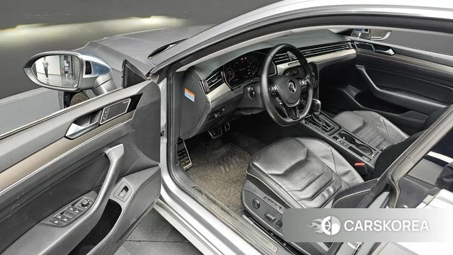 Volkswagen Arteon 2018 Серебряный из Кореи, фото 2