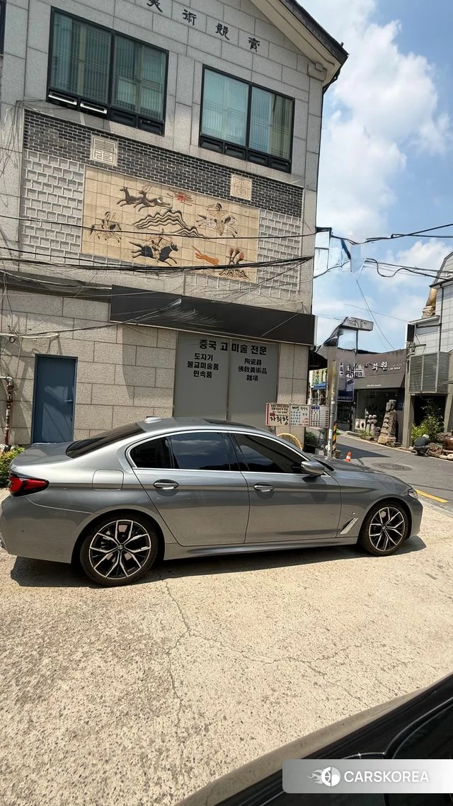BMW 5 Series (G30) 2022 Серебряный из Кореи, фото 2