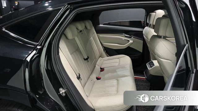 Audi e-Tron 2021 Черный из Кореи, фото 2
