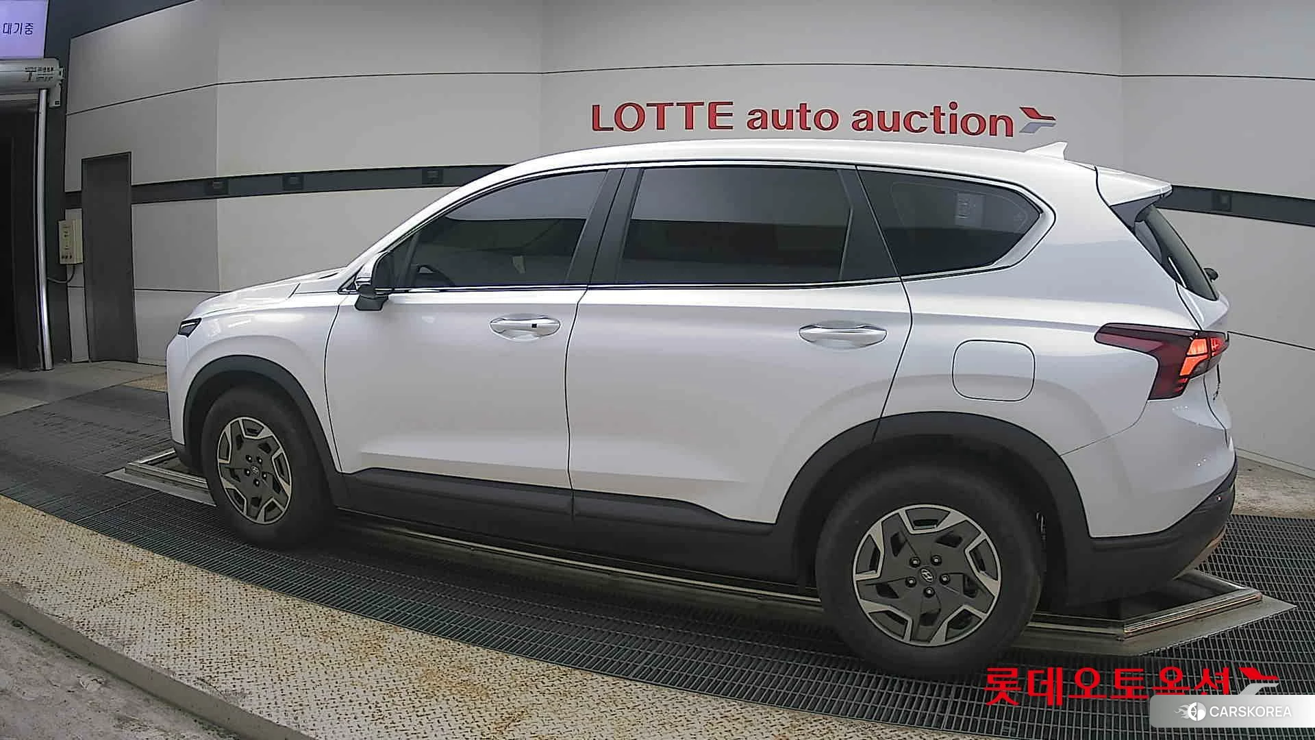Hyundai Santa Fe Hybrid 2022 Creamy White Pearl (optional) из Кореи, фото 2