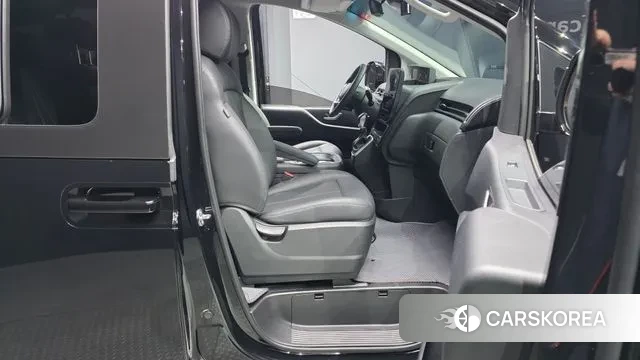 Hyundai Staria 2025 Черный из Кореи, фото 2