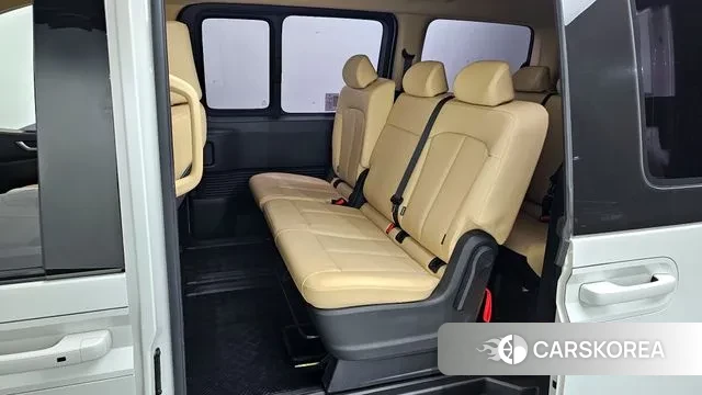 Hyundai Staria 2023 Белый из Кореи, фото 2