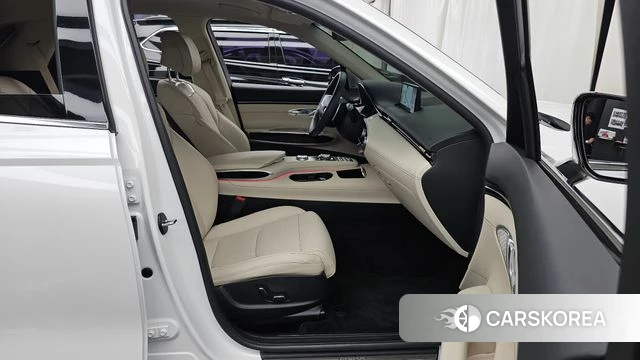 Genesis GV70 2023 Белый из Кореи, фото 2