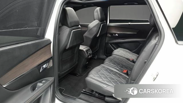 Peugeot 5008 second generation 2024 Белый из Кореи, фото 2