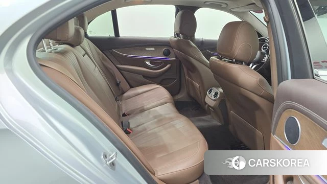Mercedes-Benz E-Class W213 2019 Серебряный из Кореи, фото 2