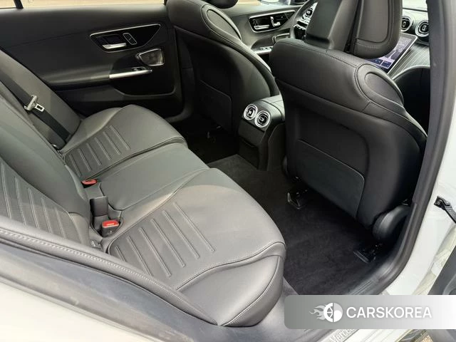 Mercedes-Benz Class C 2023 Белый из Китая, фото 2