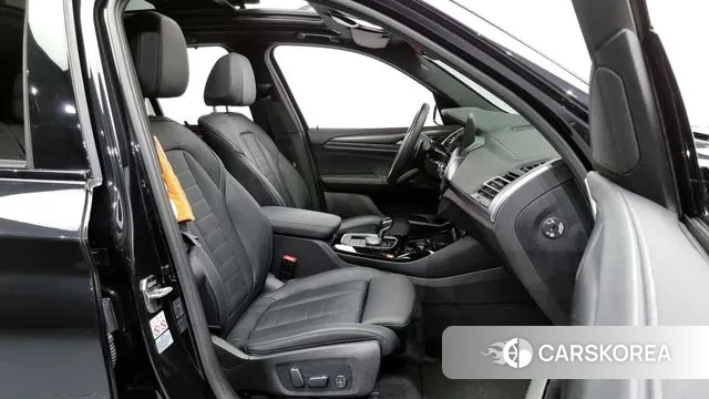 BMW X3 (G01) 2024 Черный из Кореи, фото 2