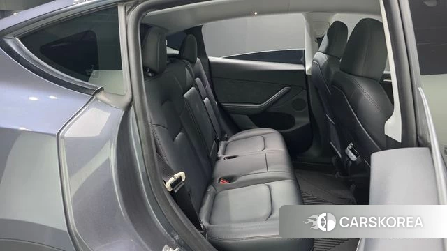 Tesla Model Y 2023 Серый из Кореи, фото 2