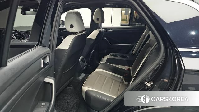 Volkswagen T-Roc 2021 Черный из Кореи, фото 2