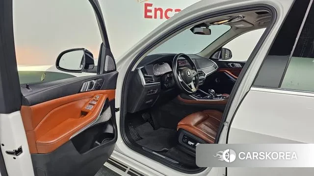 BMW X7 (G07) 2021 Белый из Кореи, фото 2