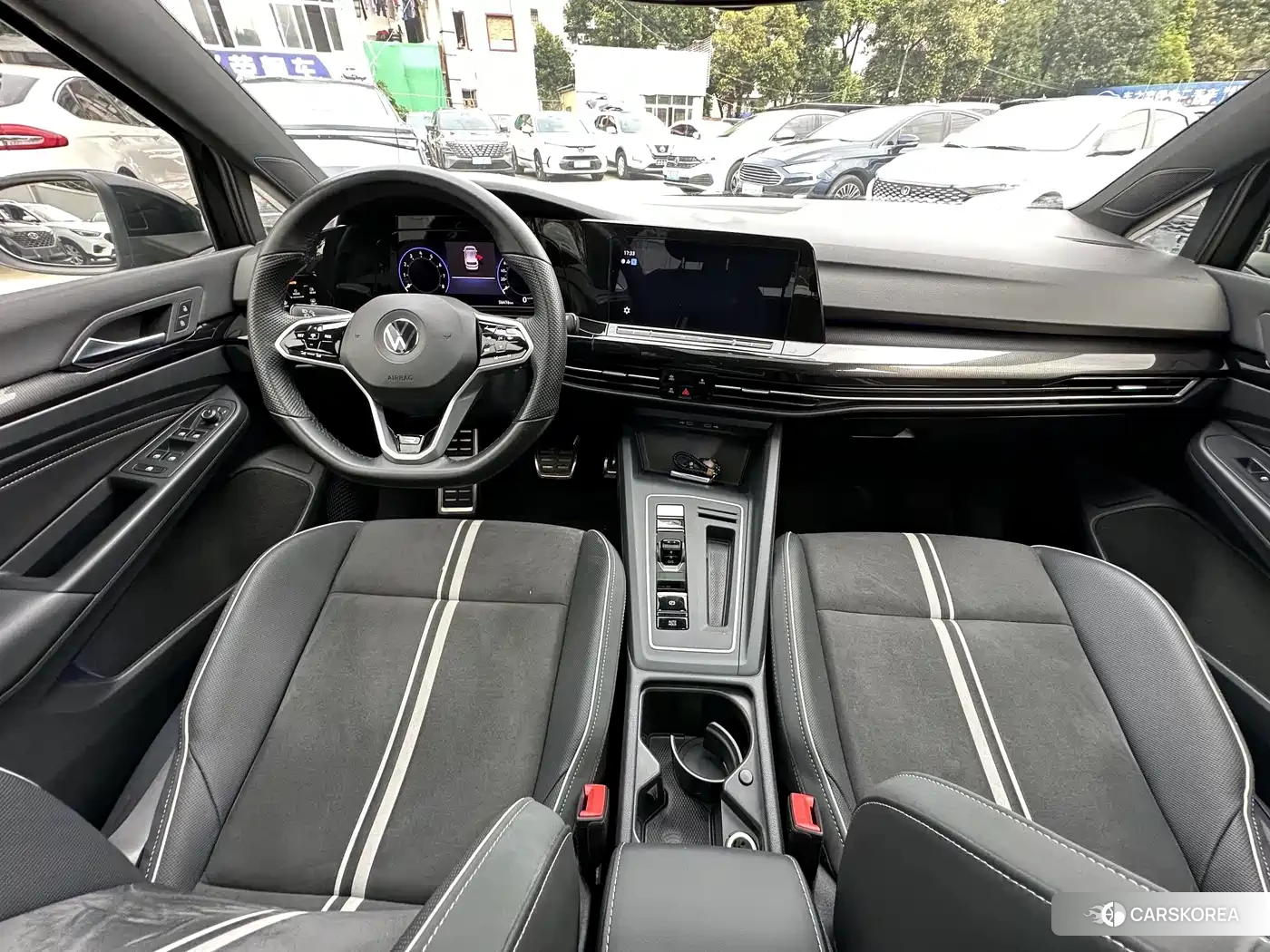 Volkswagen Golf 2022 Silver/gray из Китая, фото 2
