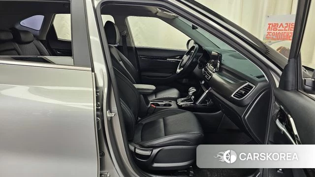 Kia Seltos 2022 Серый из Кореи, фото 2