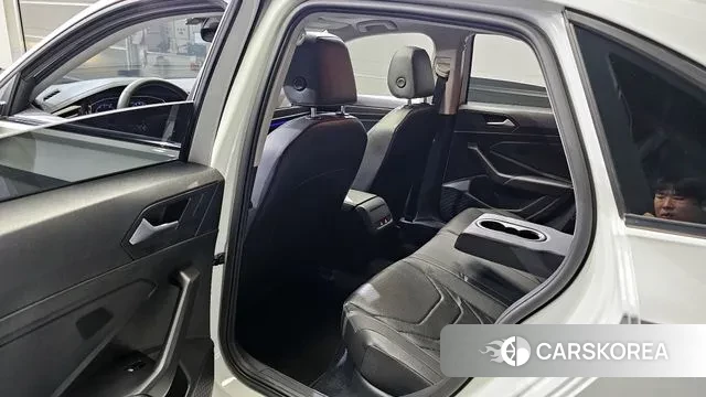 Volkswagen 7th Generation of Jetta 2021 Белый из Кореи, фото 2