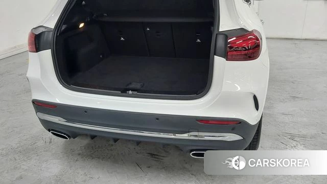 Mercedes-Benz GLA - Class H247 2024 Белый из Кореи, фото 2