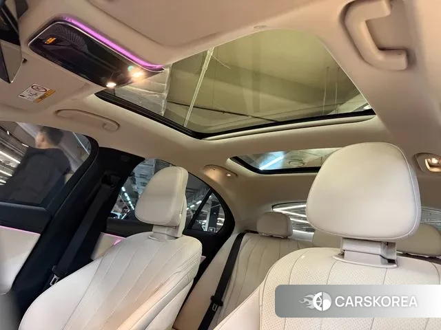 Mercedes-Benz E-Class W214 2024 Белый из Кореи, фото 2