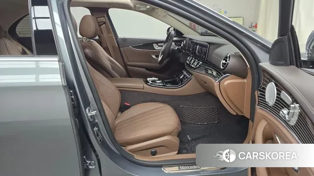 Mercedes-Benz E-Class W213 2019 Серый из Кореи, фото 2