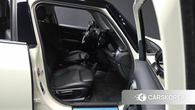 Mini Cooper S 2021 Жемчужный цвет из Кореи, фото 2