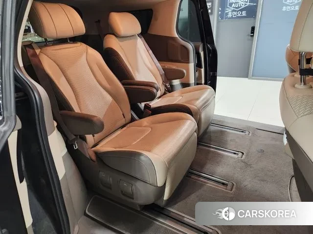 Kia Carnival 4th generation 2022 Черный из Кореи, фото 2