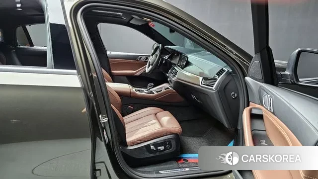 BMW X6 (G06) 2022 Темно-зеленый из Кореи, фото 2