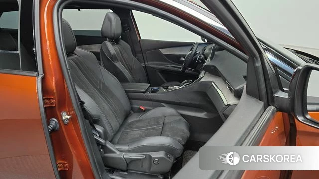 Peugeot 5008 second generation 2021 Оранжевый из Кореи, фото 2
