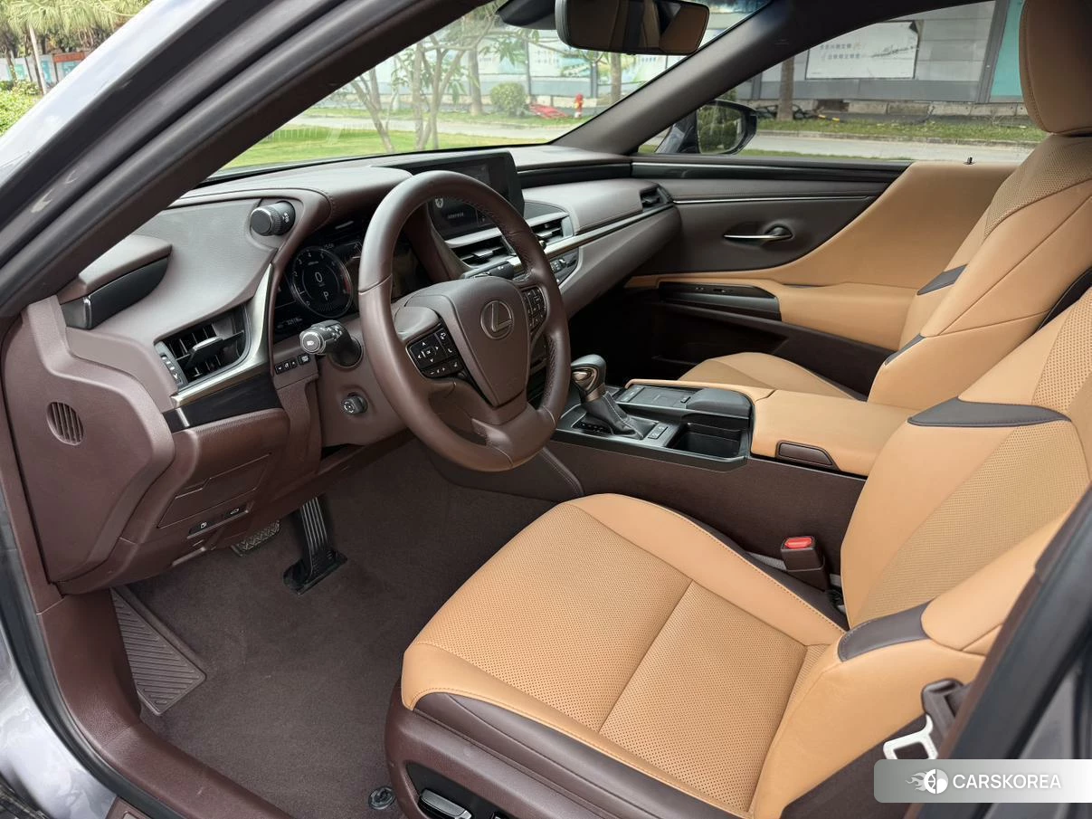 Lexus ES 2019 Темно-серый из Китая, фото 2