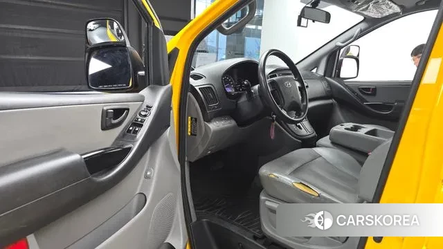 Hyundai The New Grand Starex 2018 Желтый из Кореи, фото 2