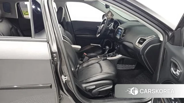 Jeep Compass 2nd Generation 2018 Серый из Кореи, фото 2