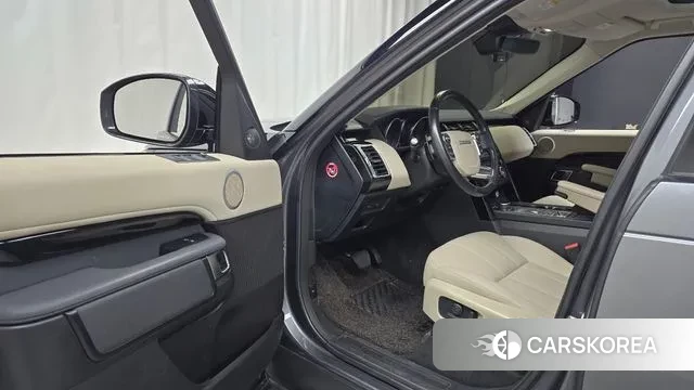 Land Rover Discovery 5 2018 Серый из Кореи, фото 2