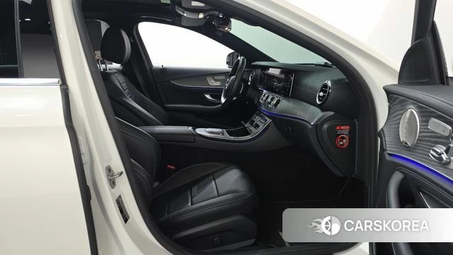 Mercedes-Benz E-Class W213 2021 Белый из Кореи, фото 2