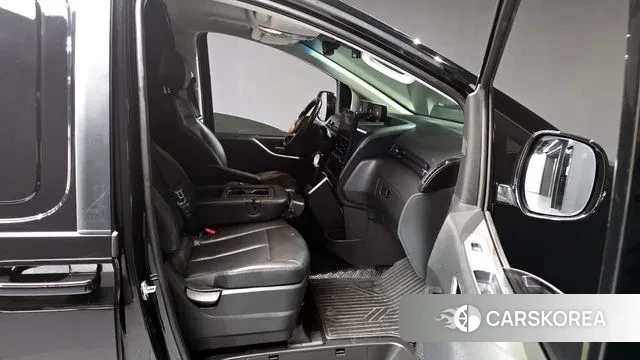 Hyundai Staria 2023 Черный из Кореи, фото 2