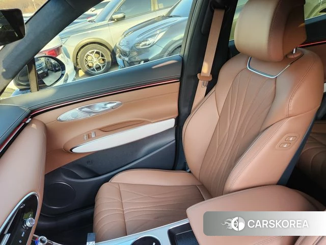 Genesis GV70 2024 Серый из Кореи, фото 2