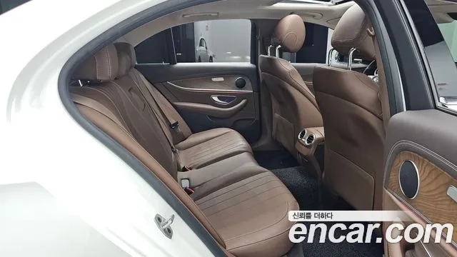 Mercedes-Benz E-Class W213 2019 Белый из Кореи, фото 2