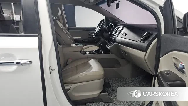 Kia The New Carnival 2018 Белый из Кореи, фото 2