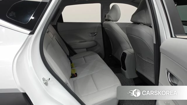 Hyundai Kona (SX2) 2024 Белый из Кореи, фото 2