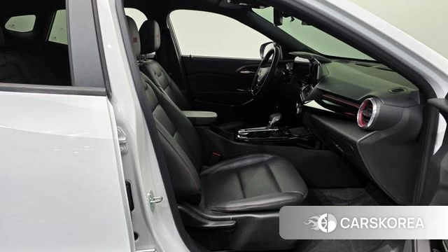 Chevrolet (GM Daewoo) Trax Crossover 2023 Белый из Кореи, фото 2