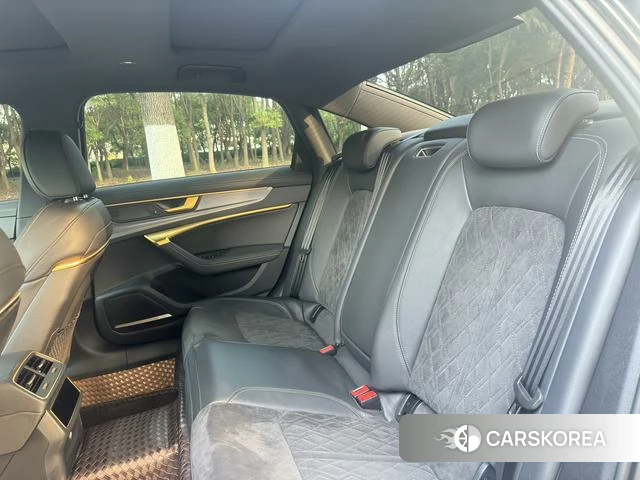 Audi A6L 2021 Черный из Китая, фото 2